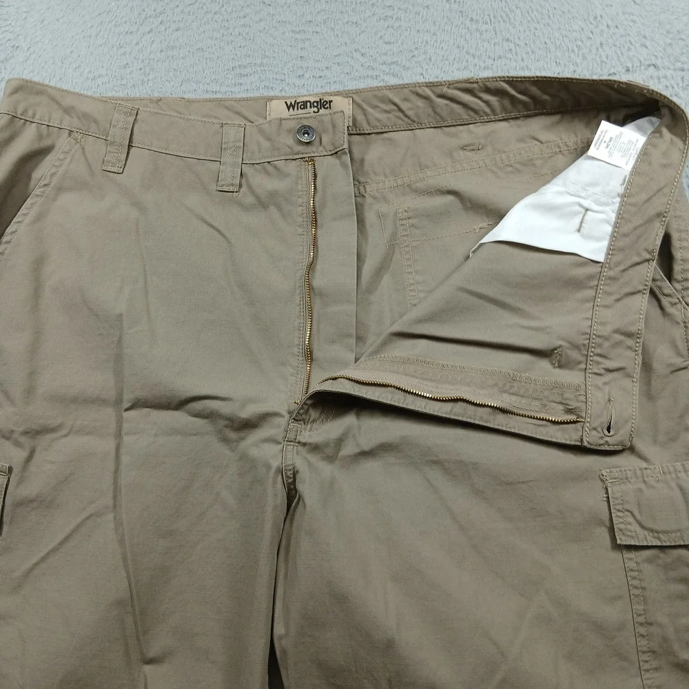 Wrangler Authentics Men's Cargo Shorts Size 46 Khaki Cotton Casual Pockets‎